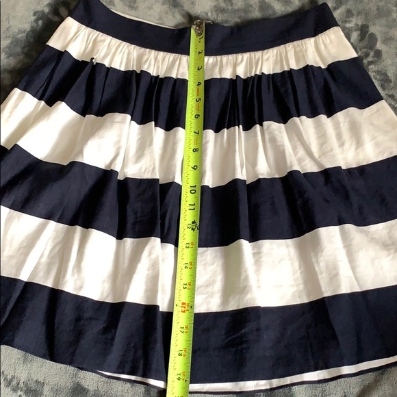 Women’s Banana Republic navy and white stripe skirt - Picture 5 of 7